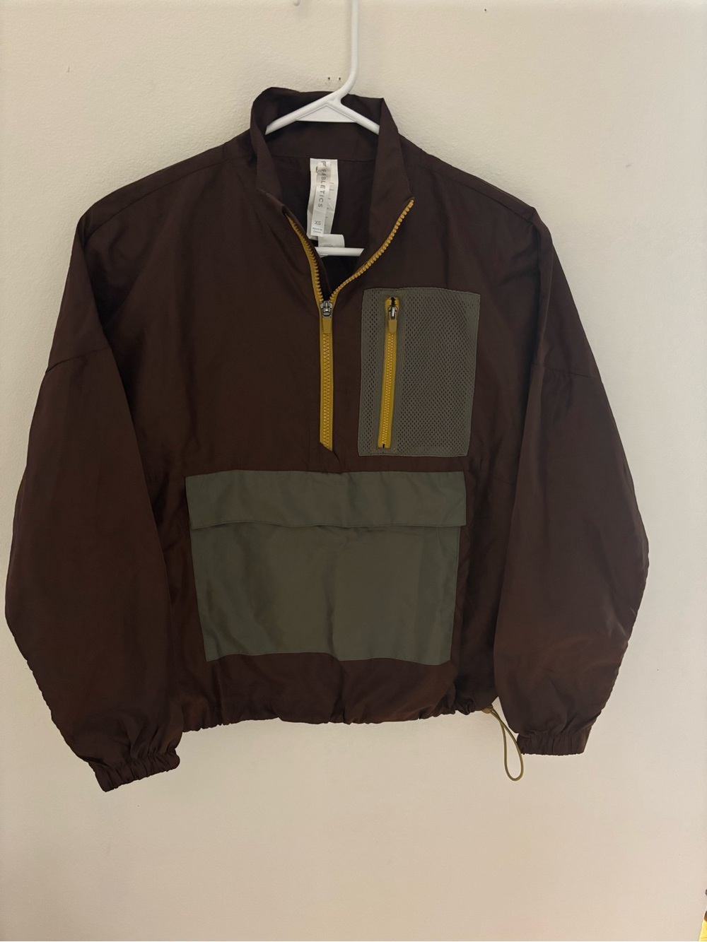 Fabletics Brown pullover windbreaker/Anorak with Olive Pockets & Yellow Zippers